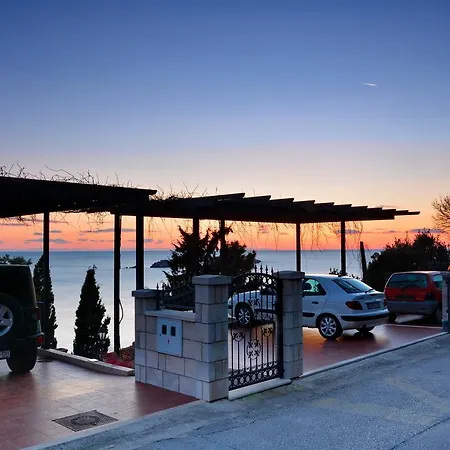 Seaview Laura * Ragusa