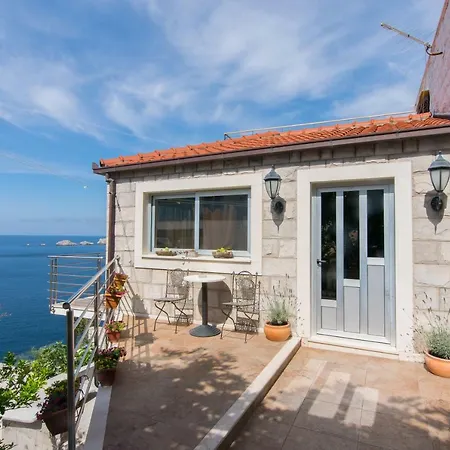 Seaview Laura Apartman *